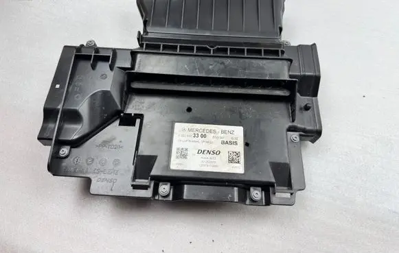 Mercedes-Benz S W222 Cabin air duct channel A2228303300