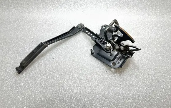 Audi A6 S6 C5 4B Engine bonnet/hood lock/catch 4Z7823480