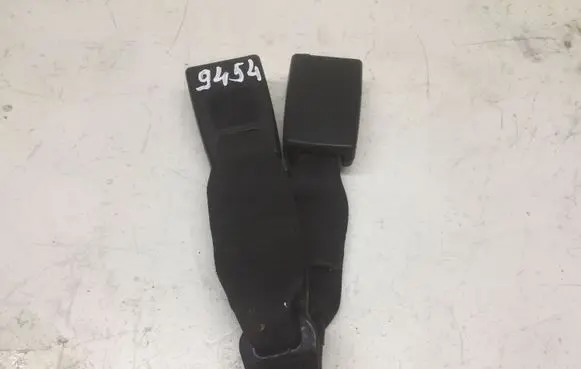 Mazda 3 I Rear seatbelt buckle