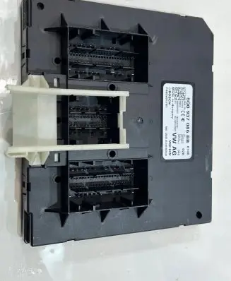 Volkswagen PASSAT B8 Comfort/convenience module 5Q0937086BB