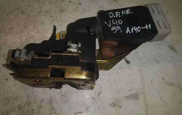 Volvo V40 Front door lock A14011