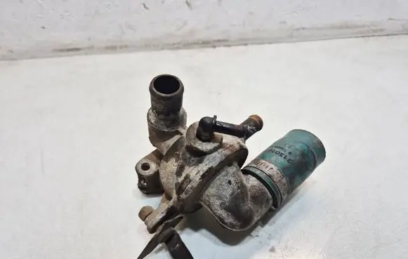 Chrysler Voyager Thermostat/thermostat housing