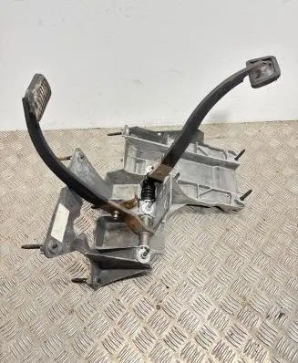Jeep Cherokee IV KK Pedal assembly 55197263AD
