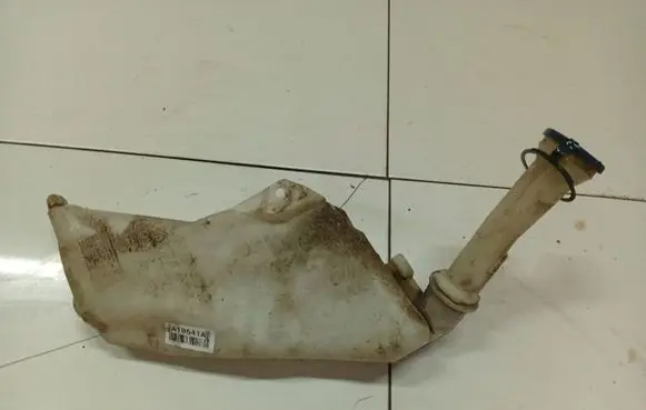 Peugeot 206 Windshield washer fluid reservoir/tank 9628747480