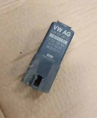 Volkswagen Amarok Glow plug pre-heat relay 038907281D