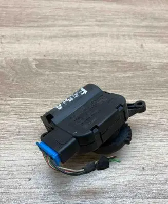 Skoda Fabia Mk2 (5J) Air flap motor/actuator 0132801357 B4845