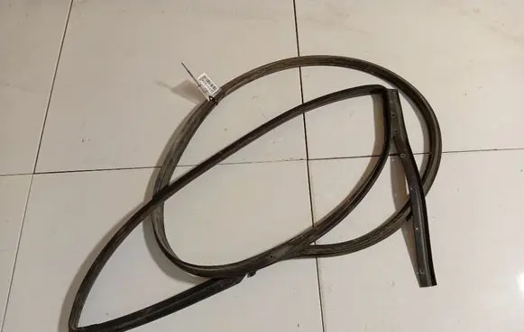 Nissan Tiida C11 Rubber seal rear door 