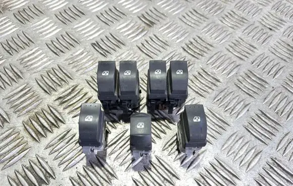 Renault Megane II Electric window control switch 28082 315024 315013