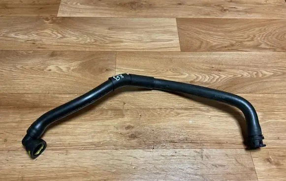 Engine coolant pipe/hose