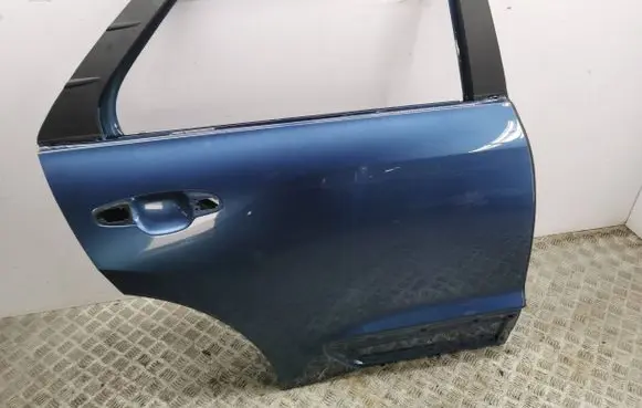 KIA Niro Rear door