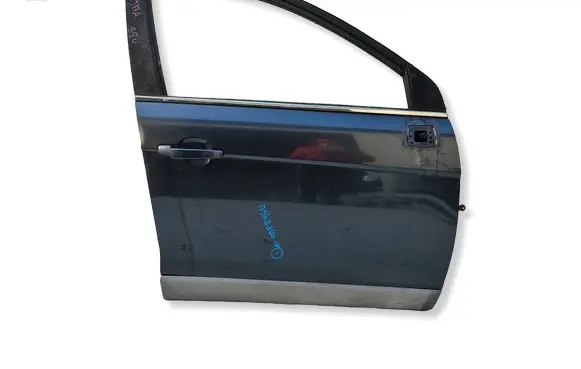 Chevrolet Captiva Front door 