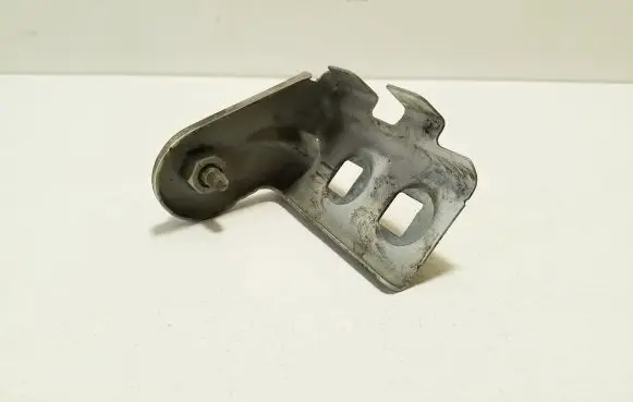 Jeep Cherokee Fender mounting bracket 4371494J
