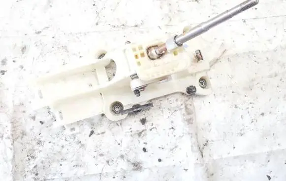 Mitsubishi Lancer X Gear shifter/selector