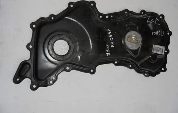 Opel Vivaro Timing chain cover 135027147R