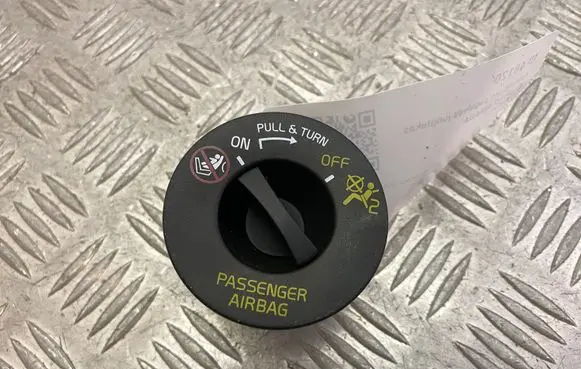 Volvo XC90 Passenger airbag on/off switch 31674767