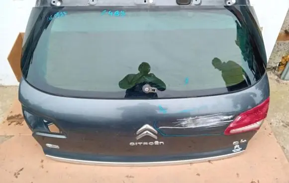 Tailgate/trunk/boot lid