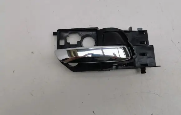 Honda HR-V Front door interior handle