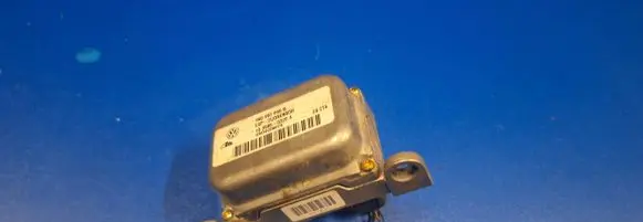 Volkswagen Touran I ESP acceleration yaw rate sensor 1K0907655B