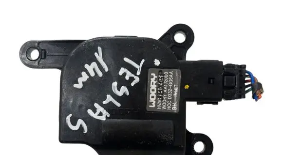 Tesla Model S Air flap motor/actuator AA1J2000 D332GG6AA