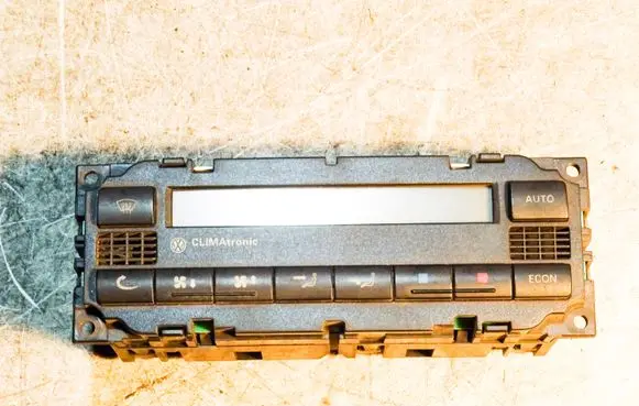 Volkswagen PASSAT B5 Climate control unit 3B1907044H