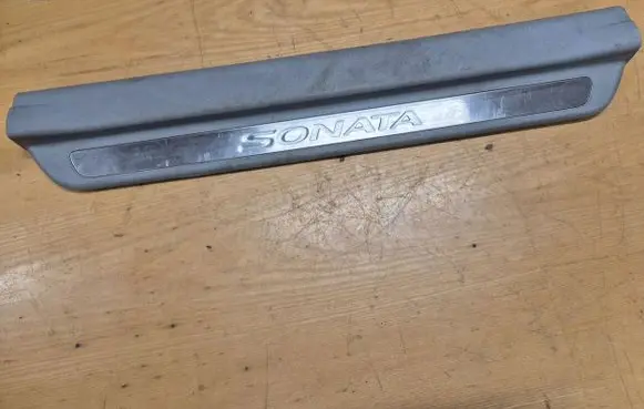 Hyundai Sonata Front sill trim cover 858813K100