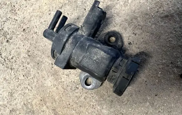 Peugeot 607 Turbo solenoid valve 9635704380 963570438