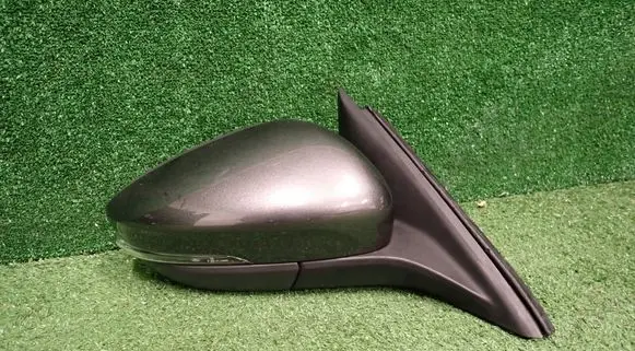 Ford Focus Front door electric wing mirror