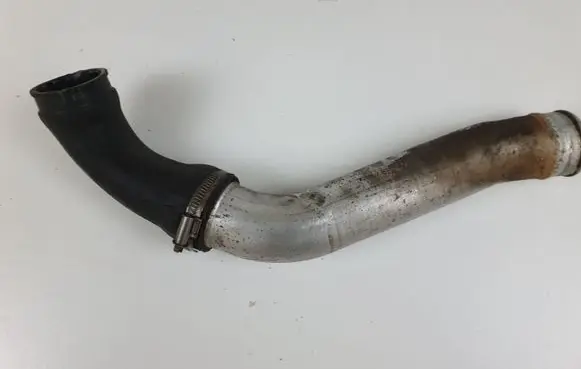 BMW 5 E39 Intercooler hose/pipe 2247903