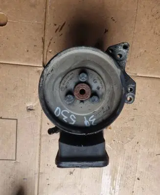 BMW 5 E39 Power steering pump
