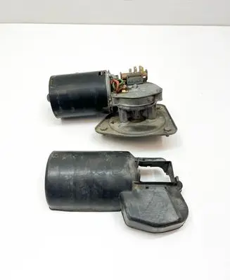 Mercedes-Benz SLC C107 Wiper motor 0390341070