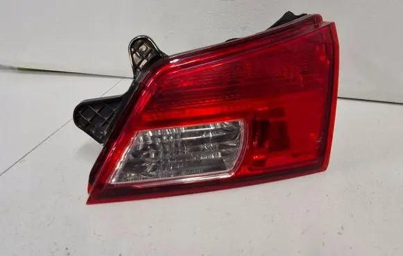Subaru Legacy Tailgate rear/tail lights 132-20072