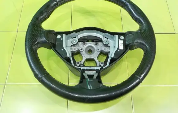 Nissan Juke I F15 Steering wheel 18AB17