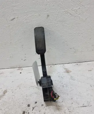 Toyota Prius (XW30) Accelerator throttle pedal 7811012010