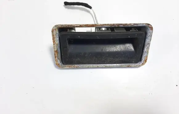 Volkswagen PASSAT B7 Tailgate/boot open switch button 5N0827566T