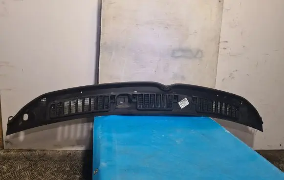 Citroen Jumpy Wiper trim 1481517077