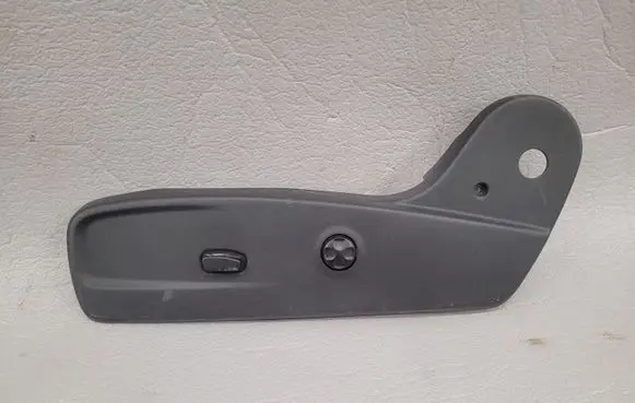 Dodge Challenger Seat trim L0239307 T9570