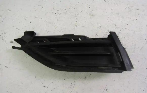Volkswagen Golf VII Front bumper lower grill 5G0853211G