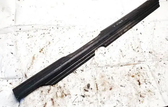 Volkswagen PASSAT B4 Front sill trim cover 3a0853369