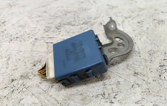Toyota Yaris Door central lock control unit/module 859800D050