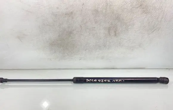 Volkswagen Polo IV 9N3 Tailgate/trunk strut/damper 5Q6827550C