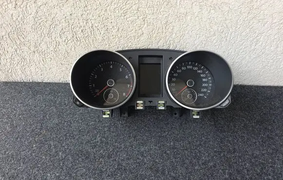 Volkswagen Golf VI Speedometer (instrument cluster) 5K0920860H