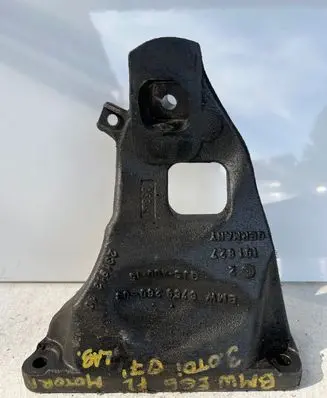BMW 7 E65 E66 Engine mounting bracket 6769260 GJS40015 101827
