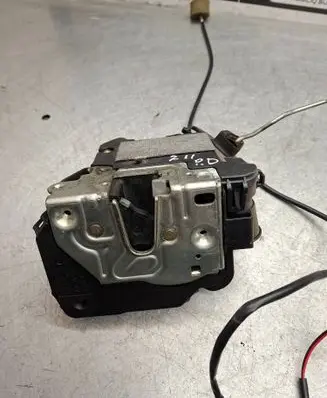 Mercedes-Benz E W211 Front door lock 2117200635