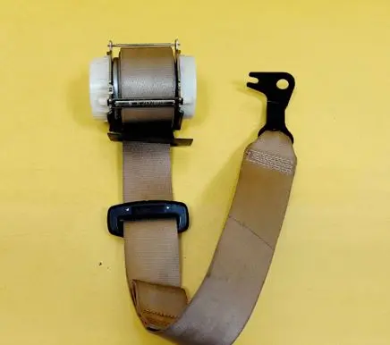 Volkswagen Golf Plus Rear seatbelt 5M0857806