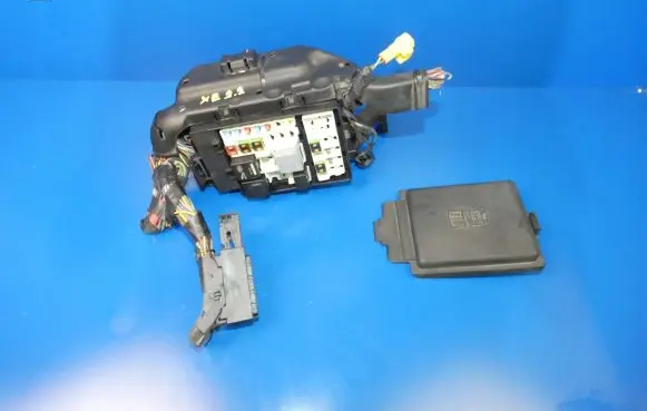 Jaguar XE Fuse module