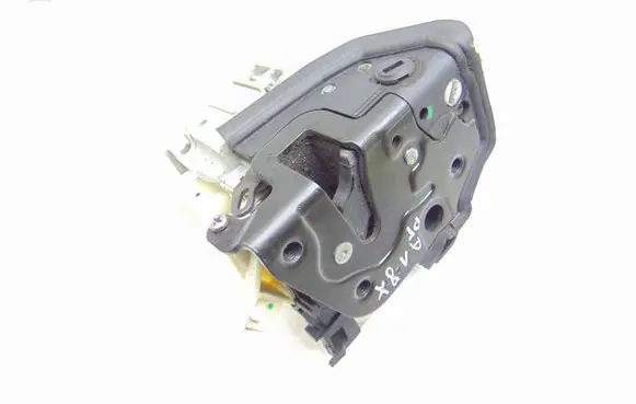 Audi A1 Rear door lock 8X0839016