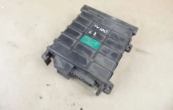 Volkswagen Golf II Engine control unit/module 811906264 0280300104