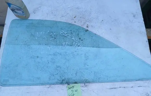 Ford Escort Rear door window glass 