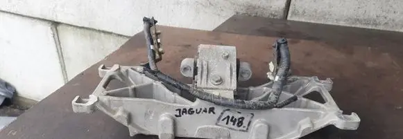 Jaguar XF X250 Gearbox mounting bracket 6W936A026A