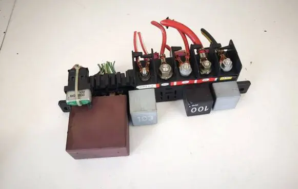 Volkswagen Golf IV Fuse box set 8l0941822